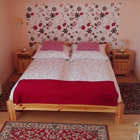 Marina-Buek Apartmanhaz Екстер'єр фото
