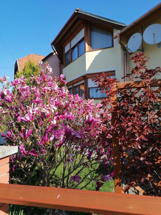 Marina-Buek Apartmanhaz Екстер'єр фото