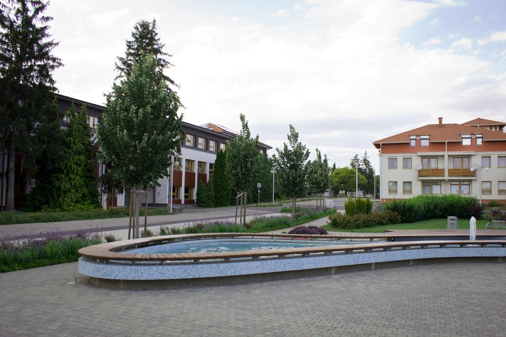 Marina-Buek Apartmanhaz Екстер'єр фото