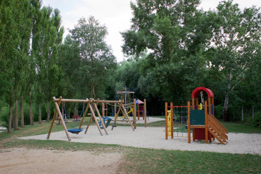 Marina-Buek Apartmanhaz Екстер'єр фото