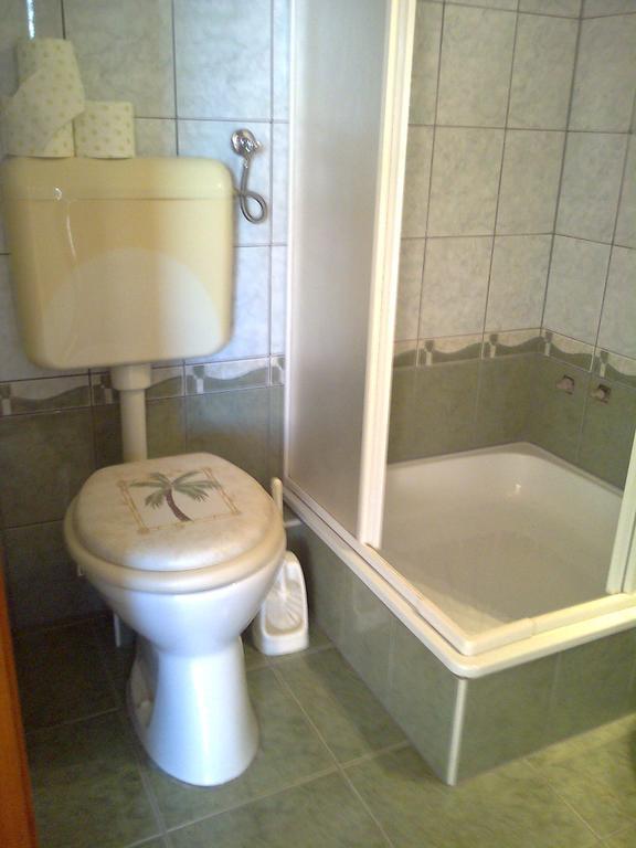 Marina-Buek Apartmanhaz Номер фото