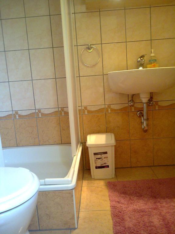 Marina-Buek Apartmanhaz Номер фото