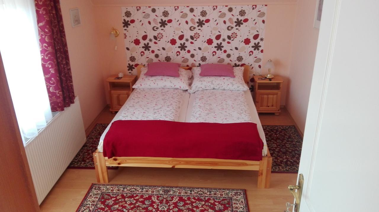 Marina-Buek Apartmanhaz Екстер'єр фото