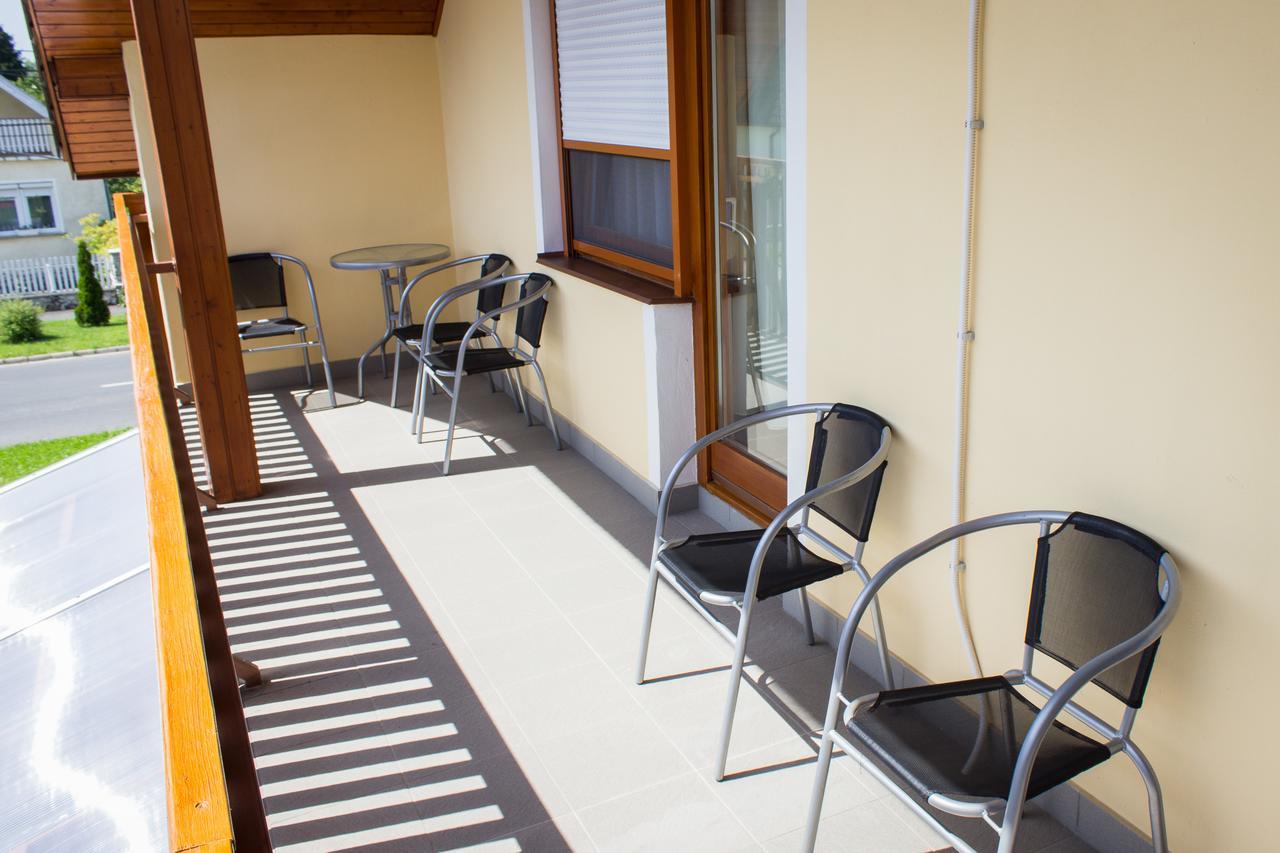 Marina-Buek Apartmanhaz Екстер'єр фото