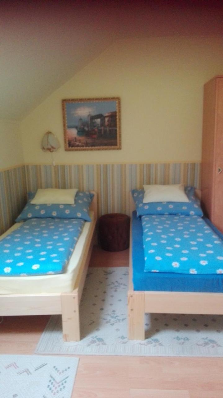 Marina-Buek Apartmanhaz Екстер'єр фото